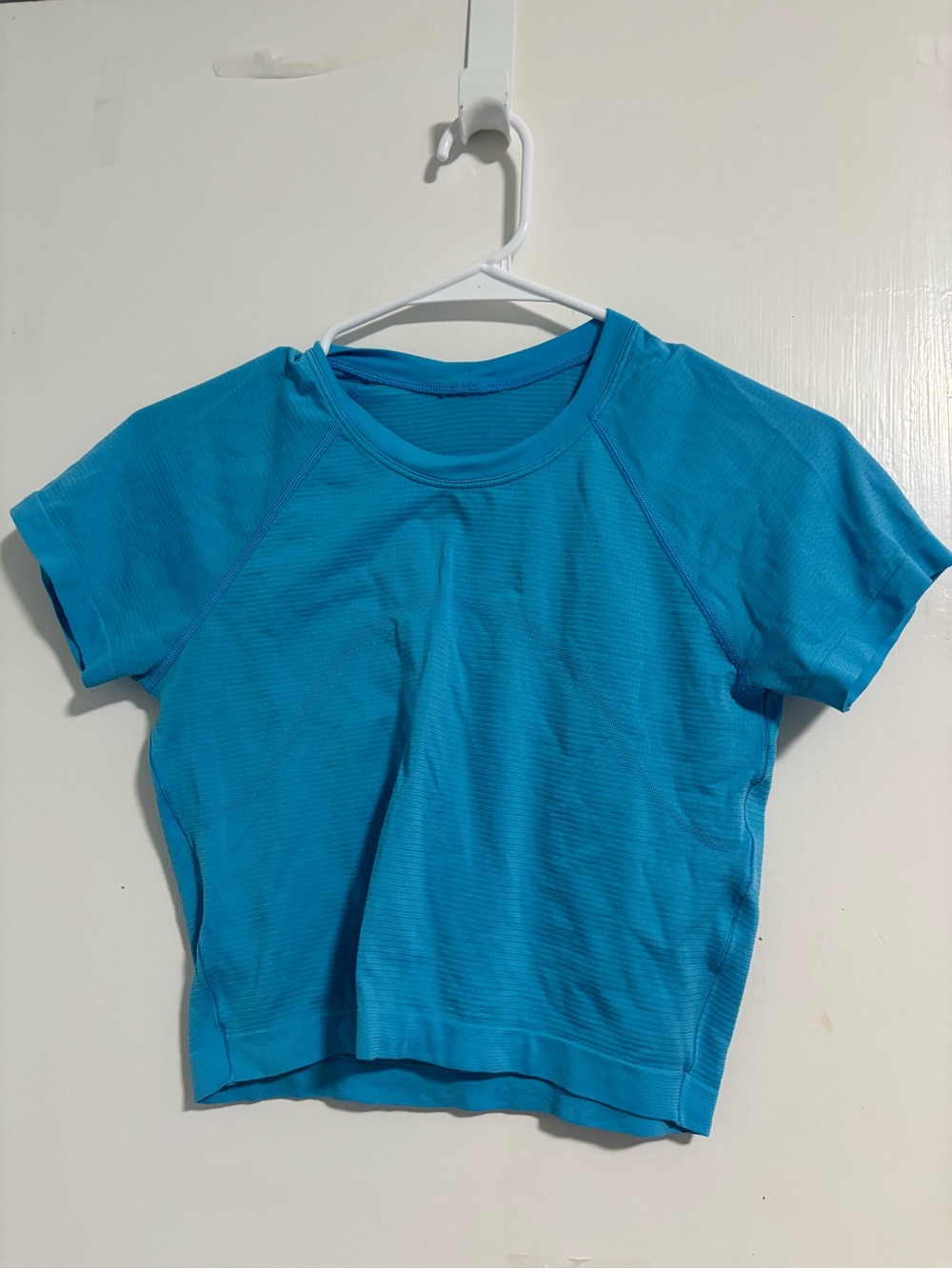 lululemon athletica Women's Bright Blue Crop Top